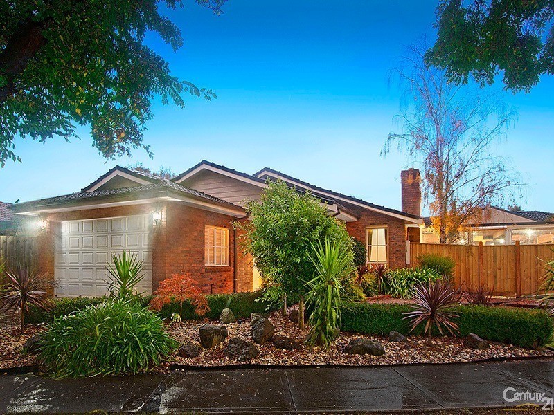 17 Willslie Crescent, Berwick VIC 3806