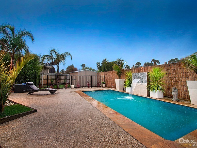 17 Willslie Crescent, Berwick VIC 3806