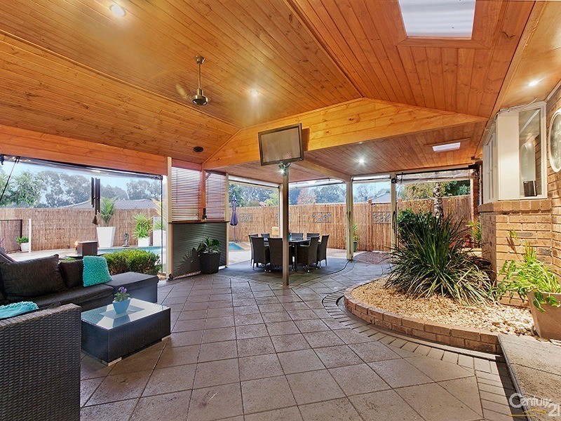 17 Willslie Crescent, Berwick VIC 3806