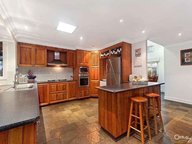 17 Willslie Crescent, Berwick VIC 3806