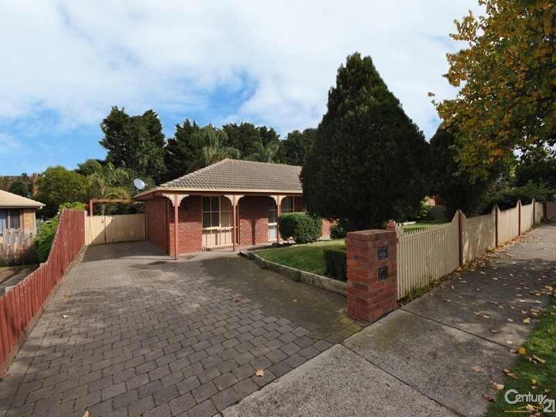 64 Collins Crescent, Berwick VIC 3806