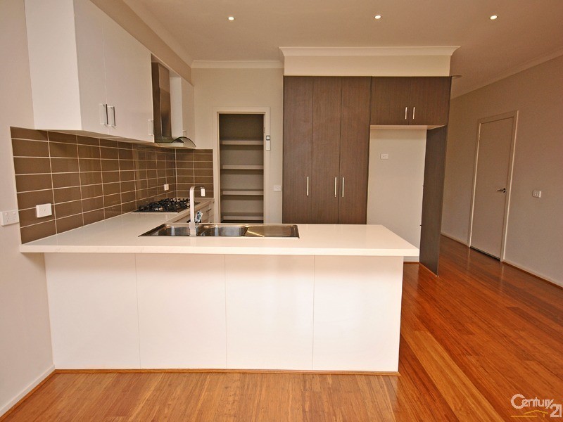 2/63 Soldiers Road, Berwick VIC 3806