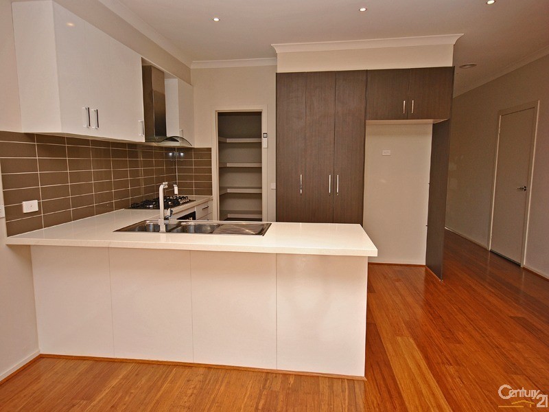 2/63 Soldiers Road, Berwick VIC 3806