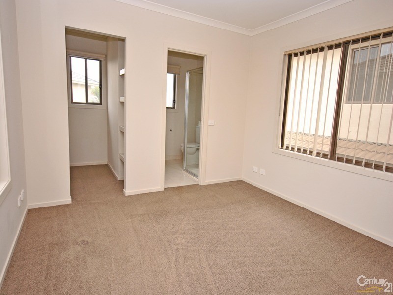 2/63 Soldiers Road, Berwick VIC 3806