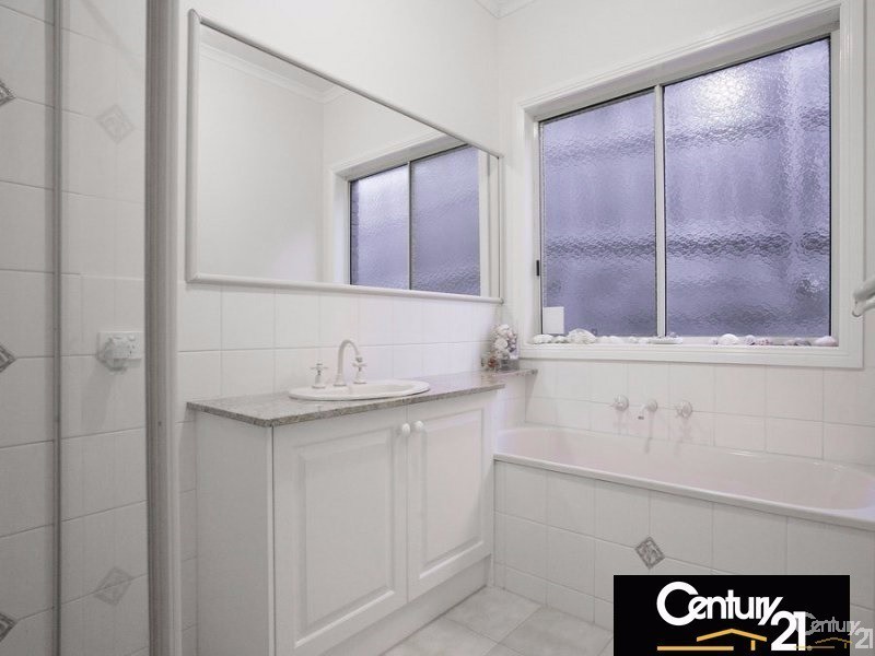 35 Northgate Drive, Berwick VIC 3806