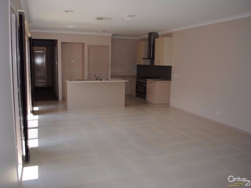 3 Pimpernel Place, Cranbourne North VIC 3977