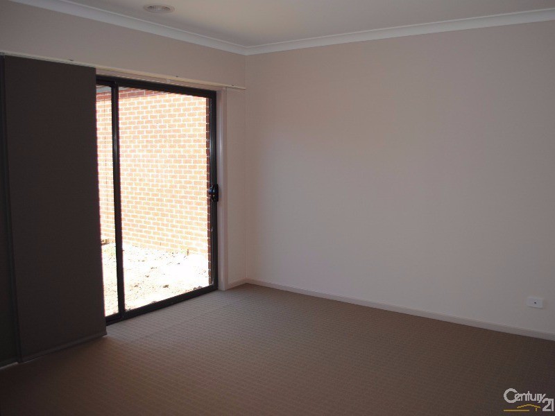 3 Pimpernel Place, Cranbourne North VIC 3977