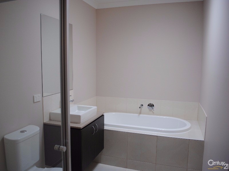 3 Pimpernel Place, Cranbourne North VIC 3977