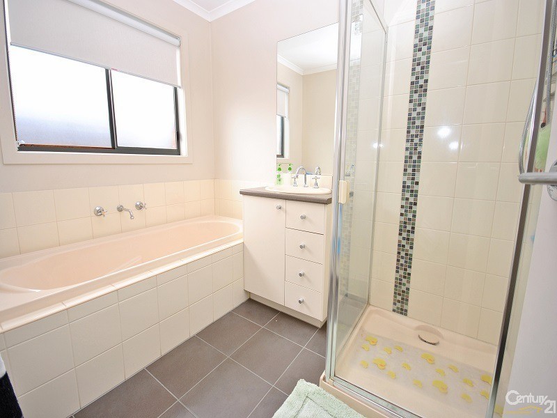 48 Sing Crescent, Berwick VIC 3806