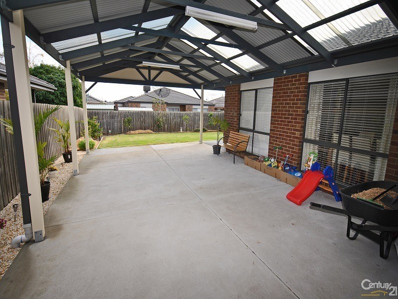 48 Sing Crescent, Berwick VIC 3806