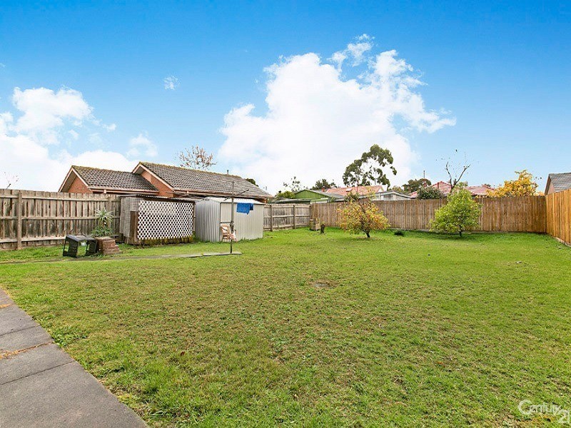 18 Wattle Drive, Doveton VIC 3177