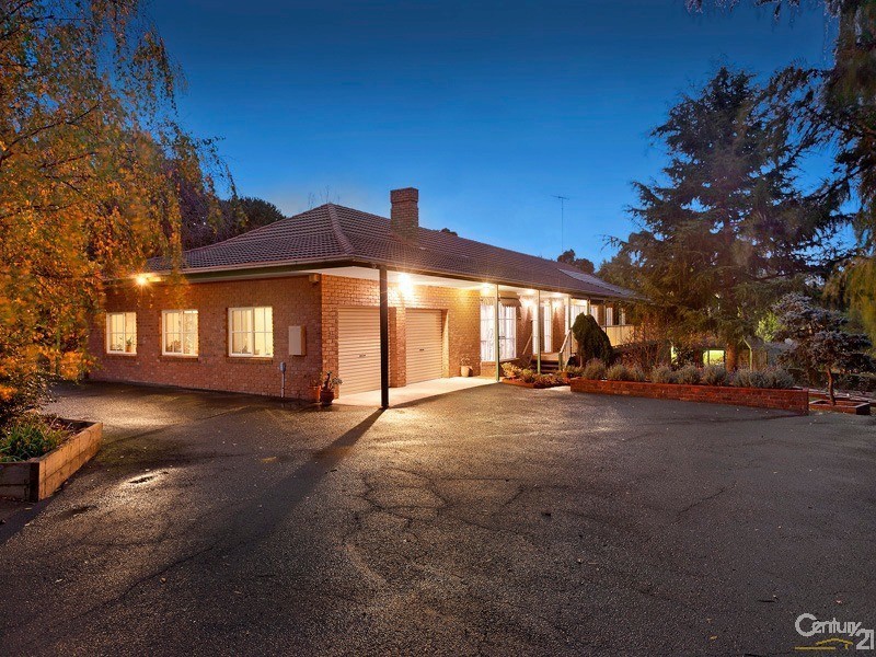 1 Caserta Drive, Berwick VIC 3806