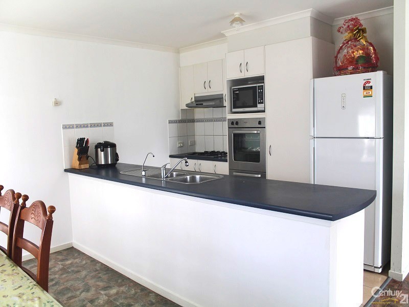 19 Taplan Crescent, Cranbourne West VIC 3977