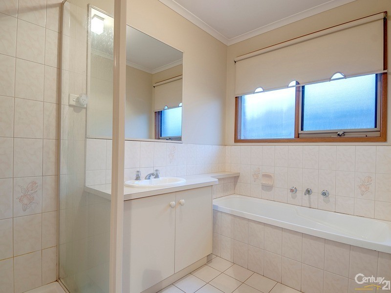 1/31 Florence Avenue, Berwick VIC 3806