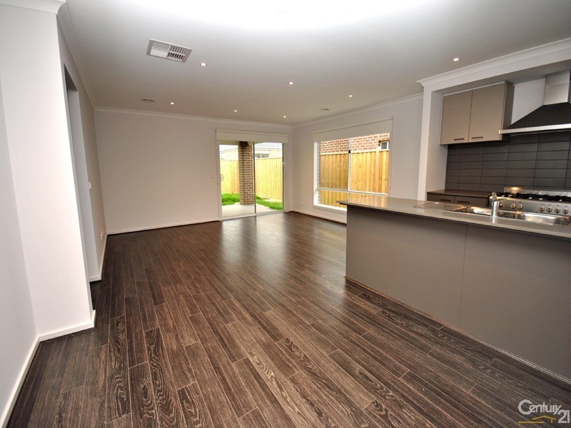 67 Macumba Drive, Clyde North VIC 3978