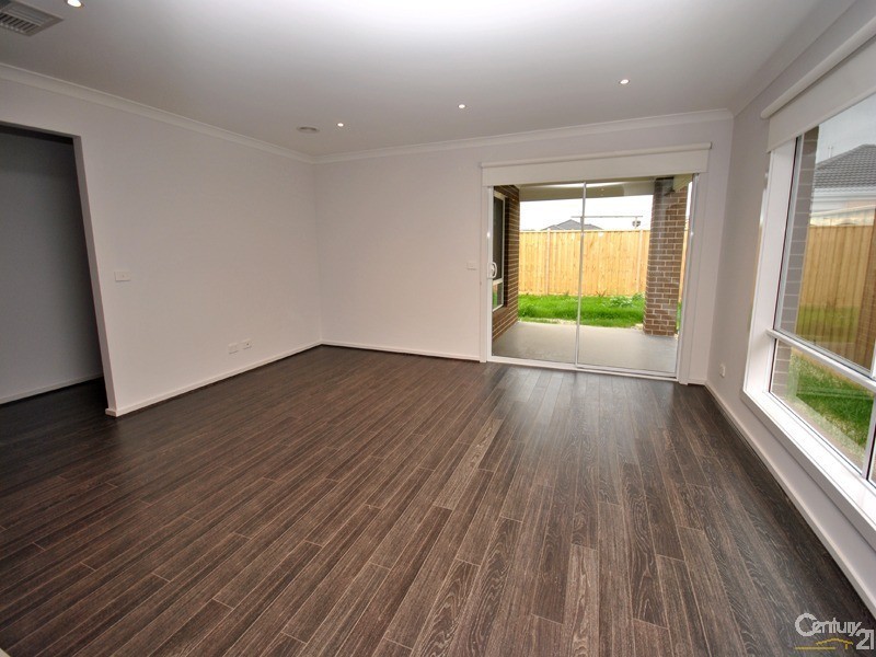 67 Macumba Drive, Clyde North VIC 3978