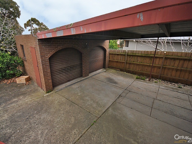 11 Castlecrag Close, Endeavour Hills VIC 3802