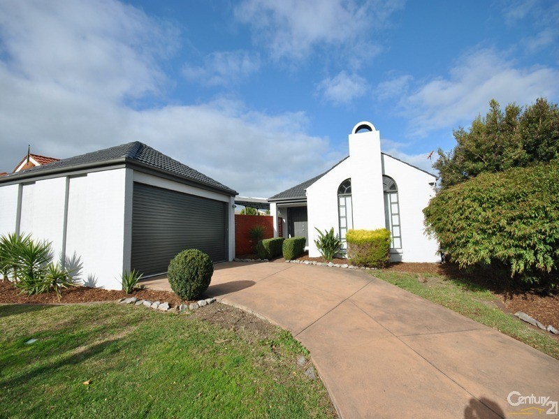 24 Chirnside Road, Berwick VIC 3806