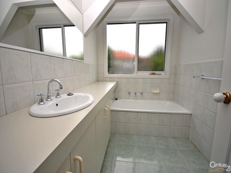 24 Chirnside Road, Berwick VIC 3806