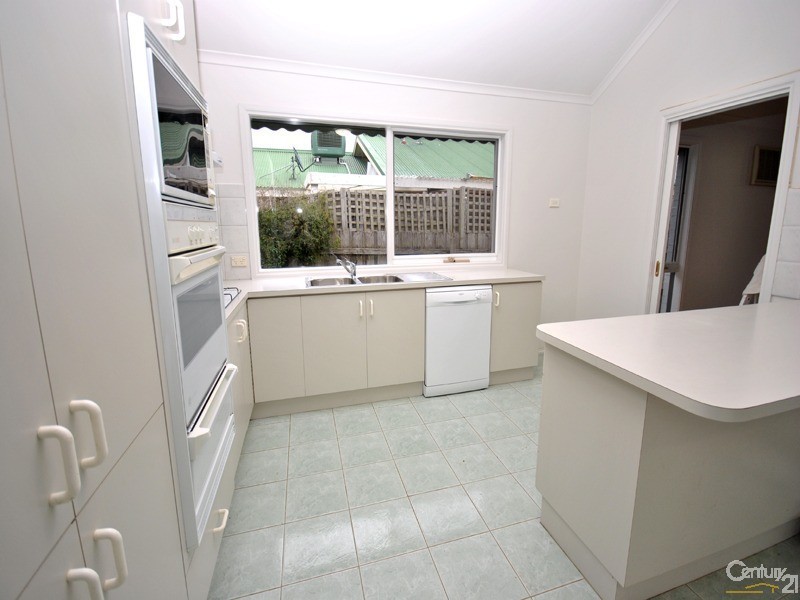 24 Chirnside Road, Berwick VIC 3806