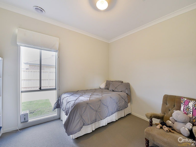 50 Evesham Street, Cranbourne North VIC 3977