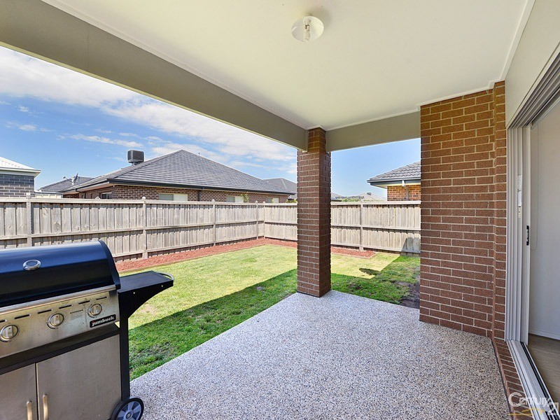 50 Evesham Street, Cranbourne North VIC 3977