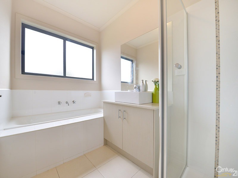 30 Red Gum Circuit, Pakenham VIC 3810