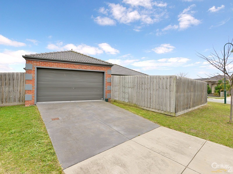 30 Red Gum Circuit, Pakenham VIC 3810