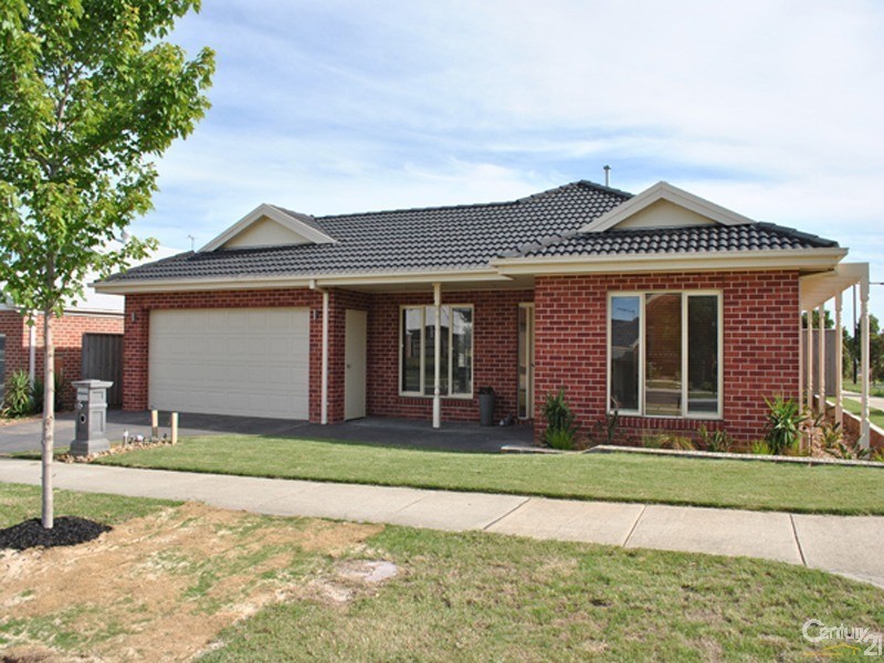6 Flinders Park Drive, Officer VIC 3809