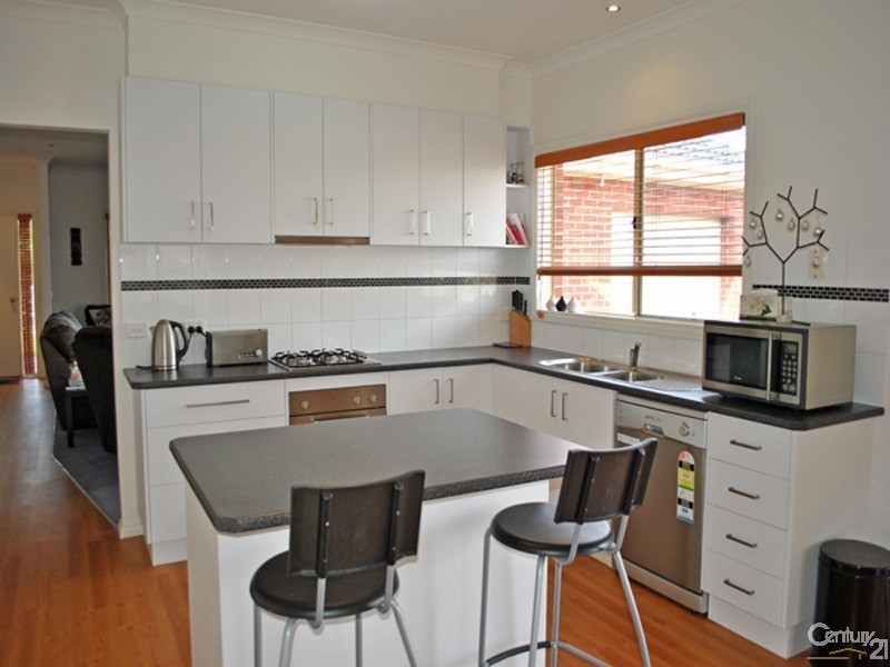 6 Flinders Park Drive, Officer VIC 3809