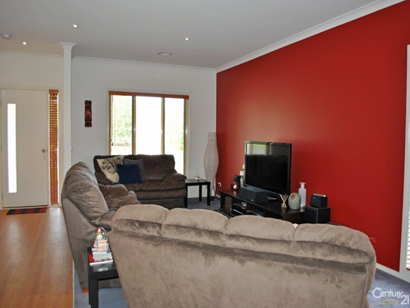 6 Flinders Park Drive, Officer VIC 3809