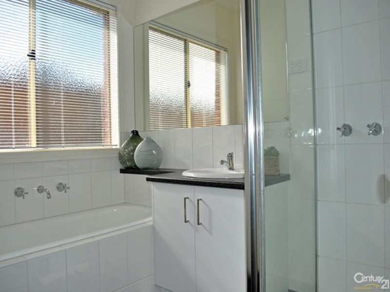 6 Flinders Park Drive, Officer VIC 3809