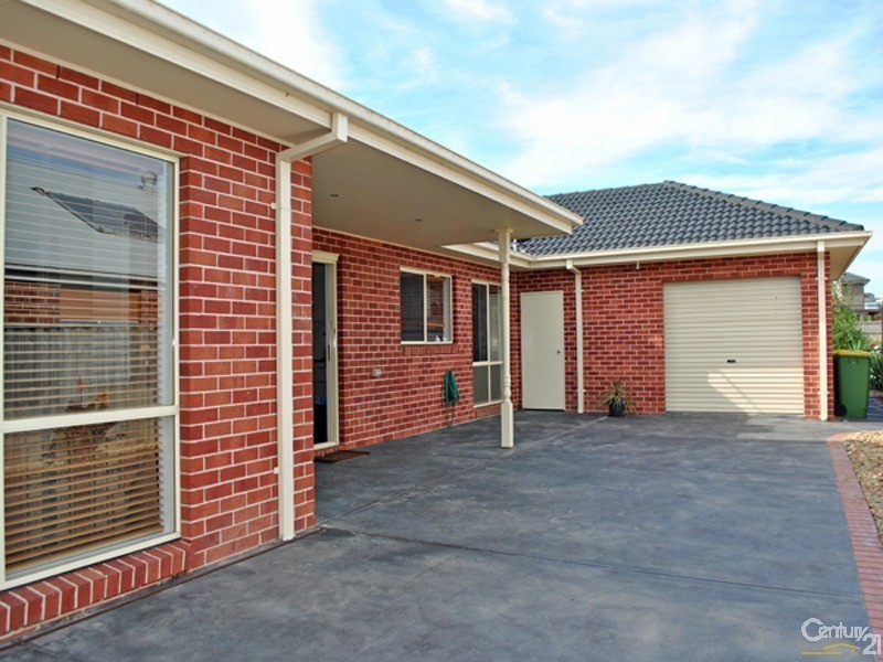6 Flinders Park Drive, Officer VIC 3809