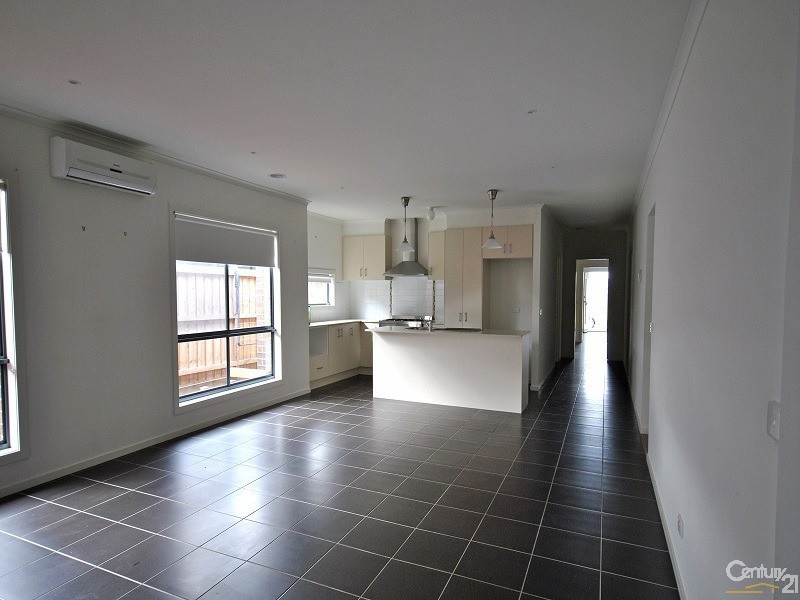 17 Peridot Avenue, Officer VIC 3809