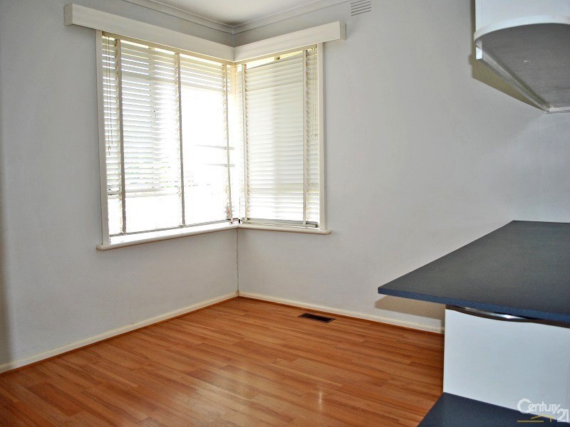 2 Crawley Road, Narre Warren North VIC 3804