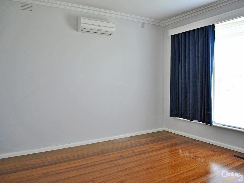 2 Crawley Road, Narre Warren North VIC 3804