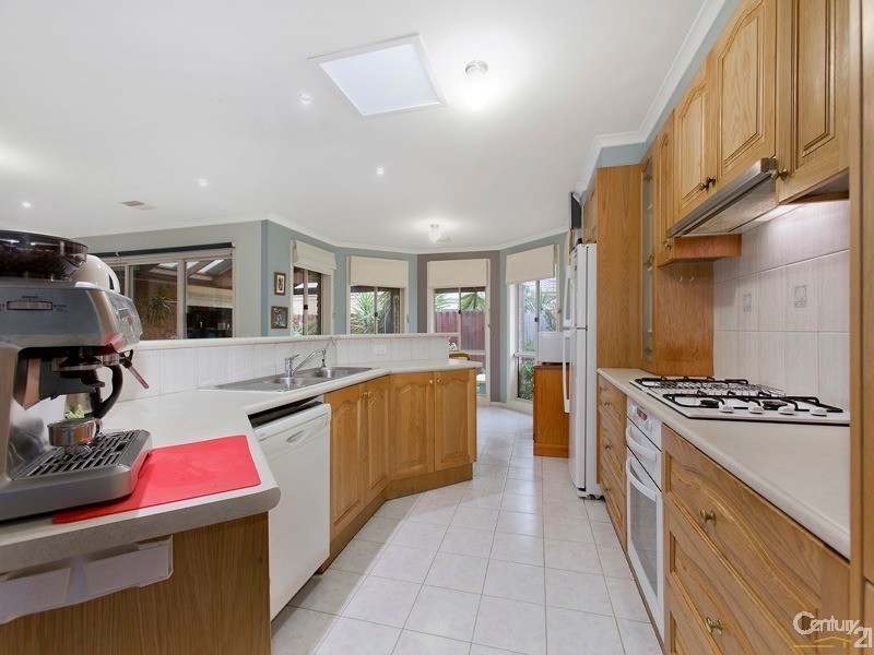 5 Danehill Grove, Berwick VIC 3806