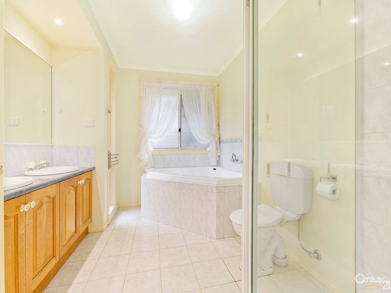 5 Danehill Grove, Berwick VIC 3806