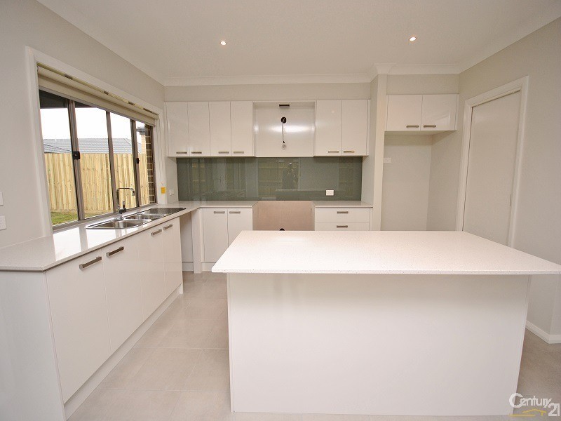 27 Joanne Way, Officer VIC 3809