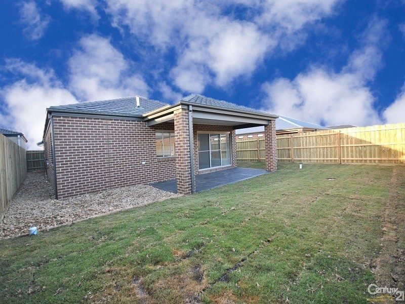 27 Joanne Way, Officer VIC 3809