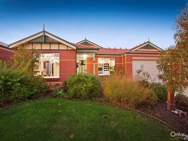 26 Flash Dan Drive, Cranbourne East VIC 3977