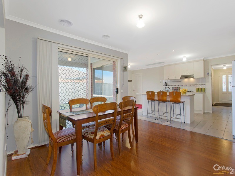 26 Flash Dan Drive, Cranbourne East VIC 3977
