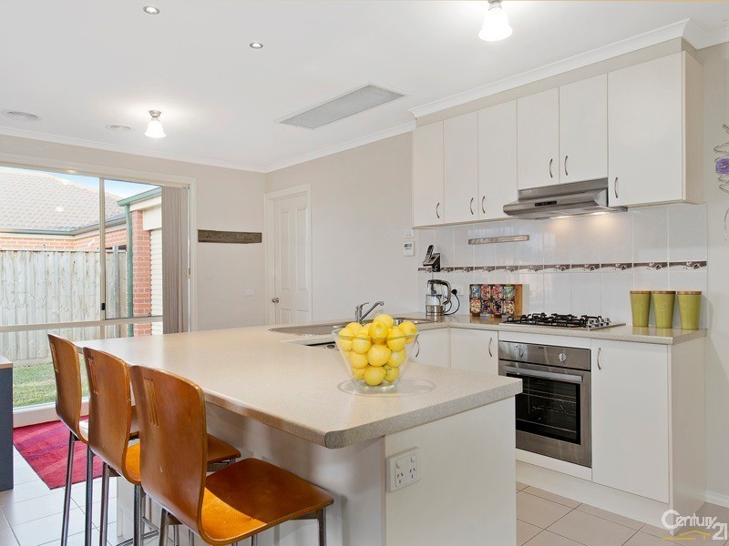 26 Flash Dan Drive, Cranbourne East VIC 3977
