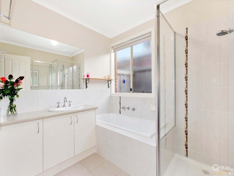 26 Flash Dan Drive, Cranbourne East VIC 3977