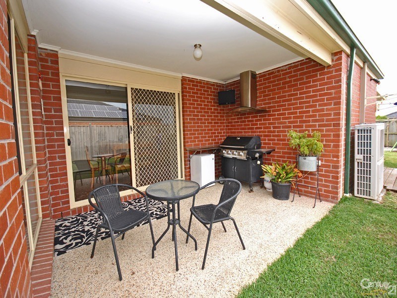26 Flash Dan Drive, Cranbourne East VIC 3977