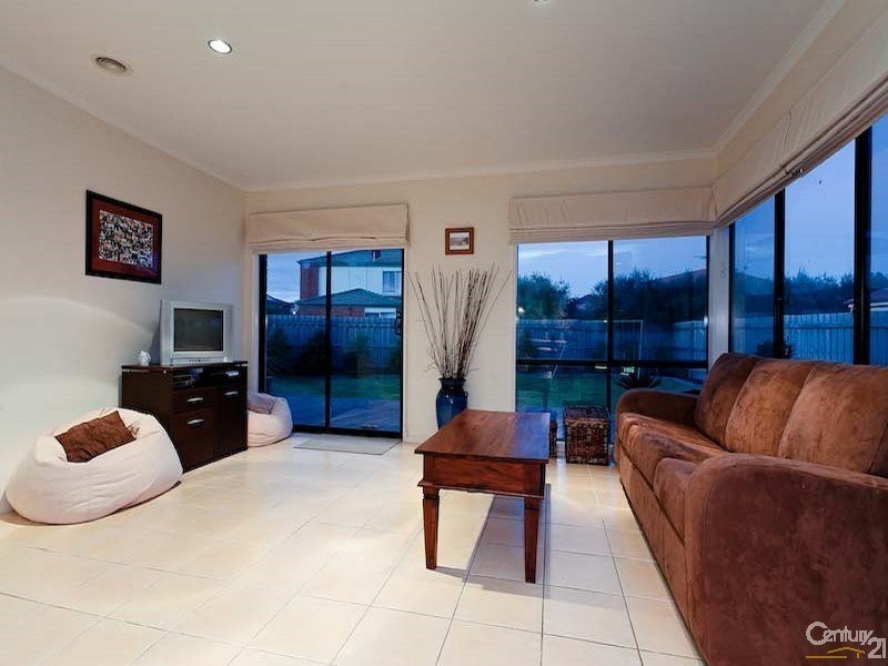 23 Charles Conder Place, Berwick VIC 3806