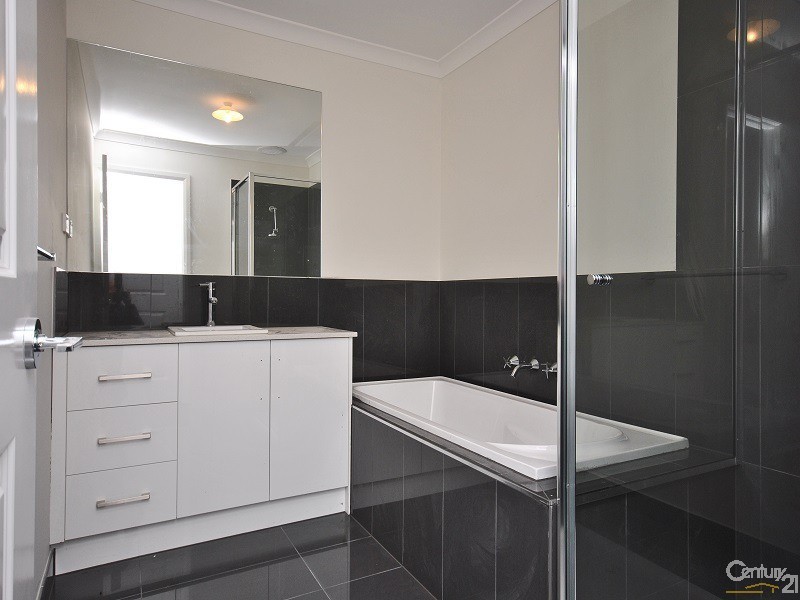 5 Alexander Street, Cranbourne VIC 3977
