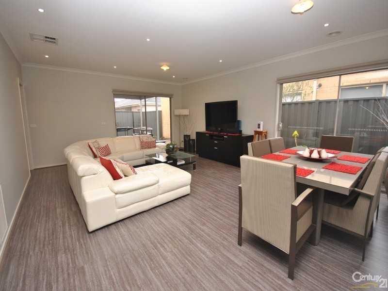 30 Chagall Parade, Clyde North VIC 3978