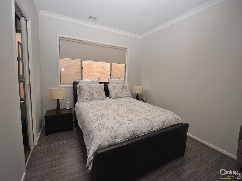 30 Chagall Parade, Clyde North VIC 3978