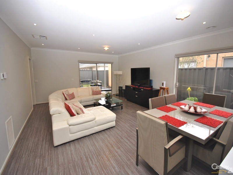 30 Chagall Parade, Clyde North VIC 3978